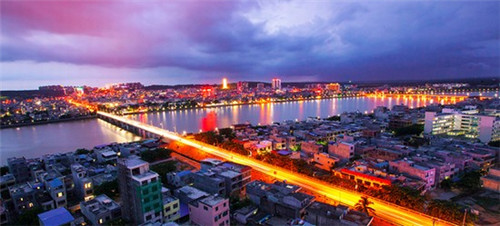 最深的绝望与崩溃是什么歌（最深的绝望里看最美的风景）